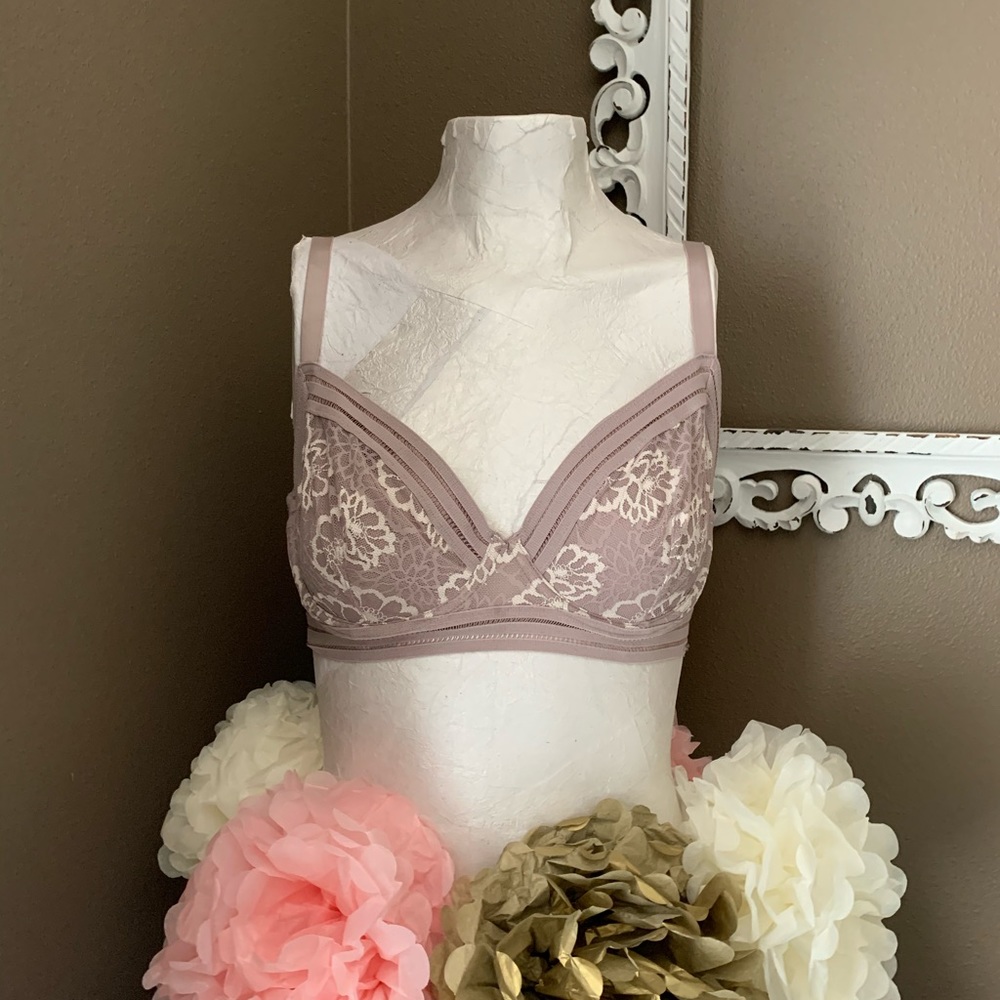 Victoria’s Secret Pink lace unlined bra